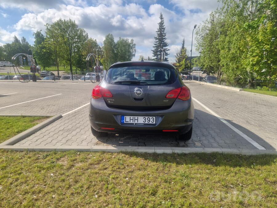 Opel Astra J [restyling] Hatchback 5-doors