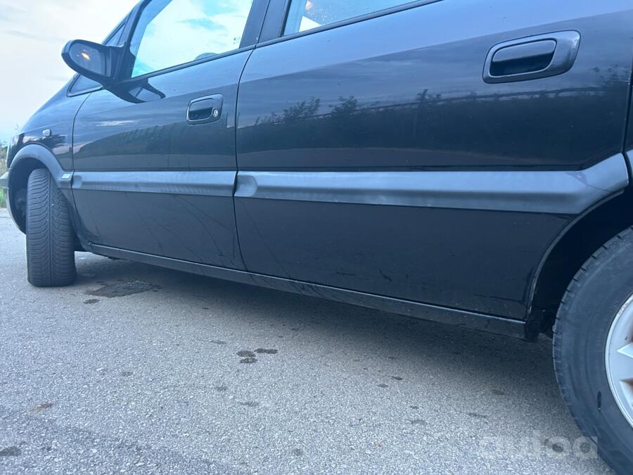 Opel Zafira A [restyling] Minivan 5-doors