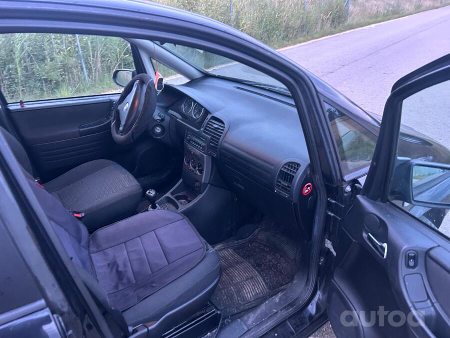 Opel Zafira A [restyling] Minivan 5-doors