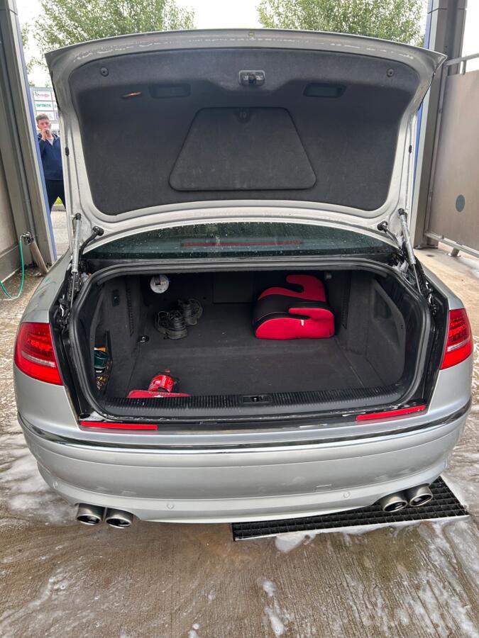 Audi A8 D3/4E Sedan