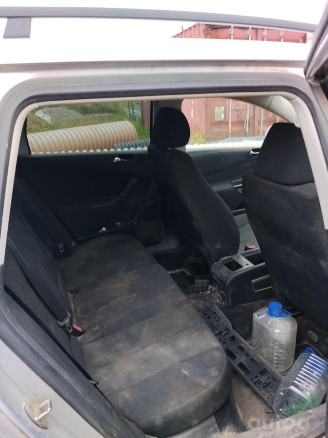 Volkswagen Passat B6 wagon 5-doors