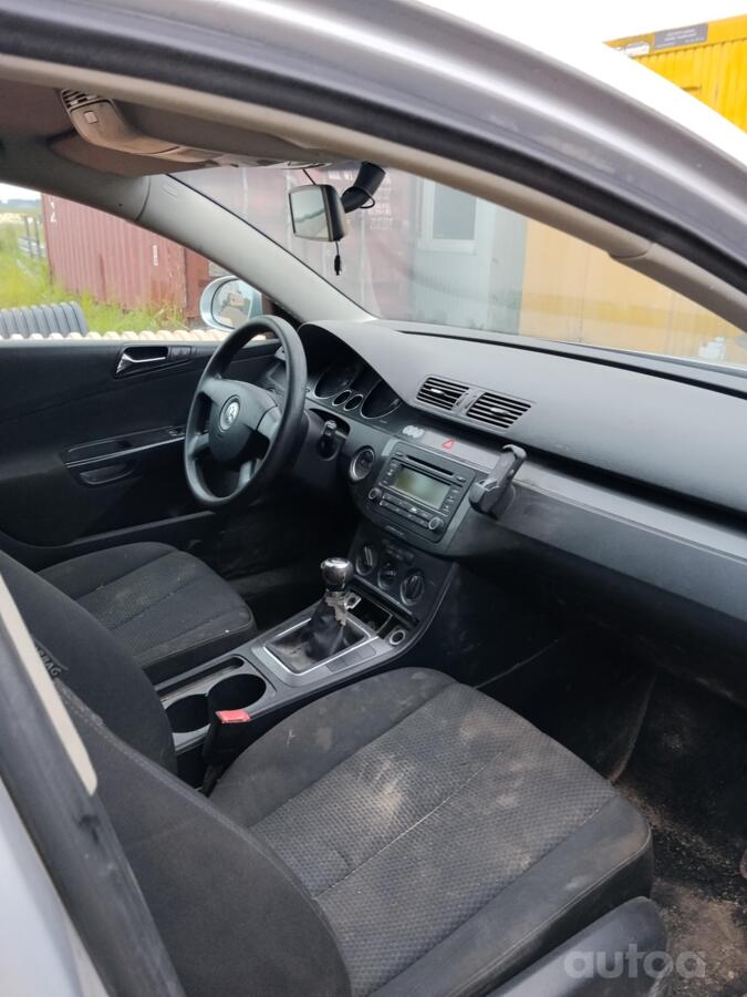 Volkswagen Passat B6 wagon 5-doors
