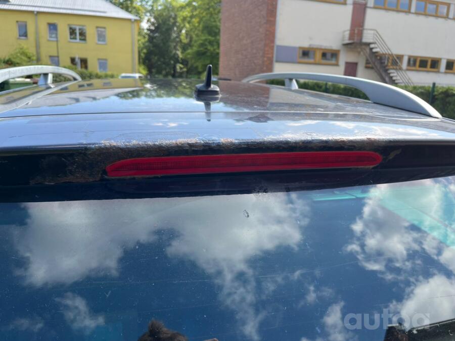 Volkswagen Passat B6 wagon 5-doors