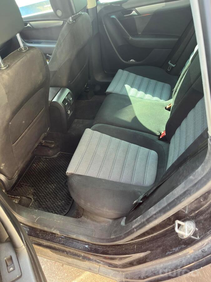 Volkswagen Passat B6 wagon 5-doors