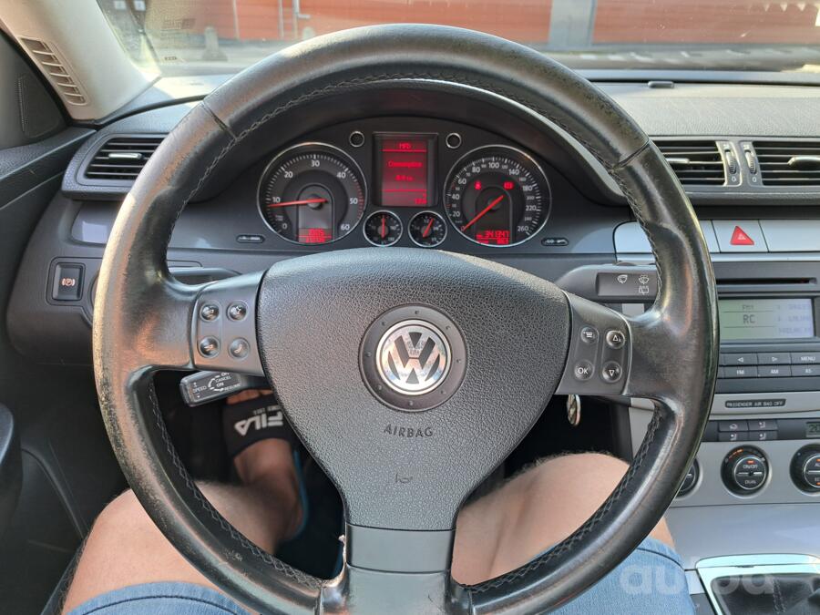 Volkswagen Passat B6 wagon 5-doors
