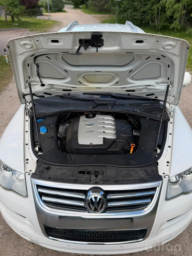 Volkswagen Touareg 1 generation Crossover