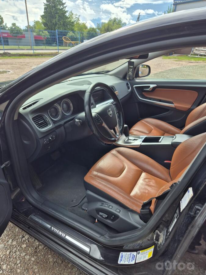 Volvo S60 2 generation Sedan