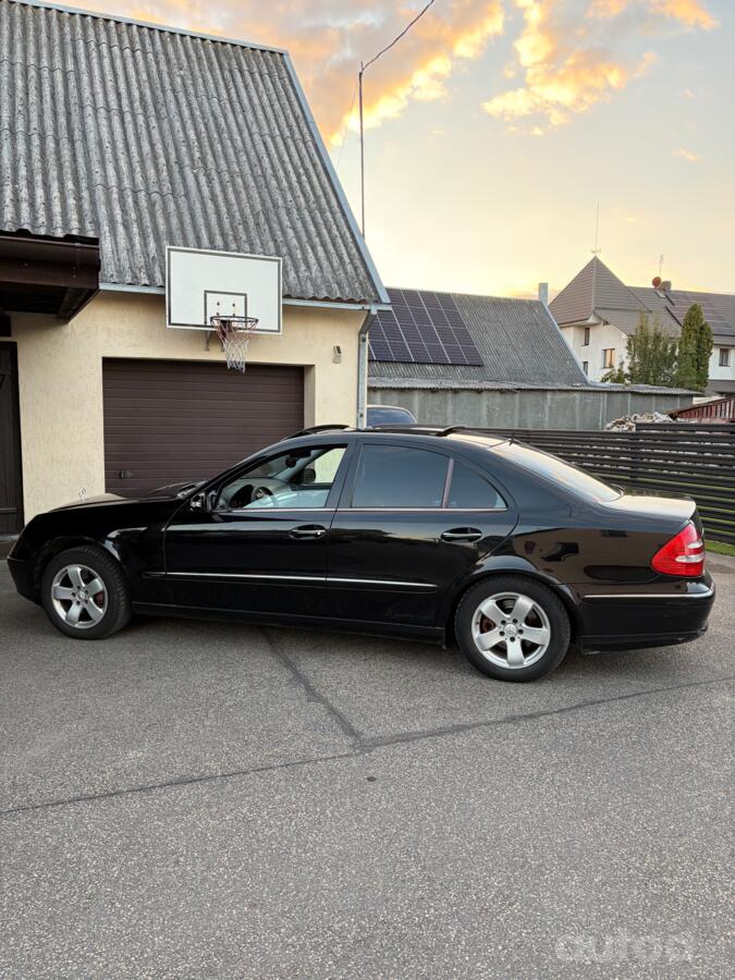 Mercedes-Benz E-Class W211 Sedan