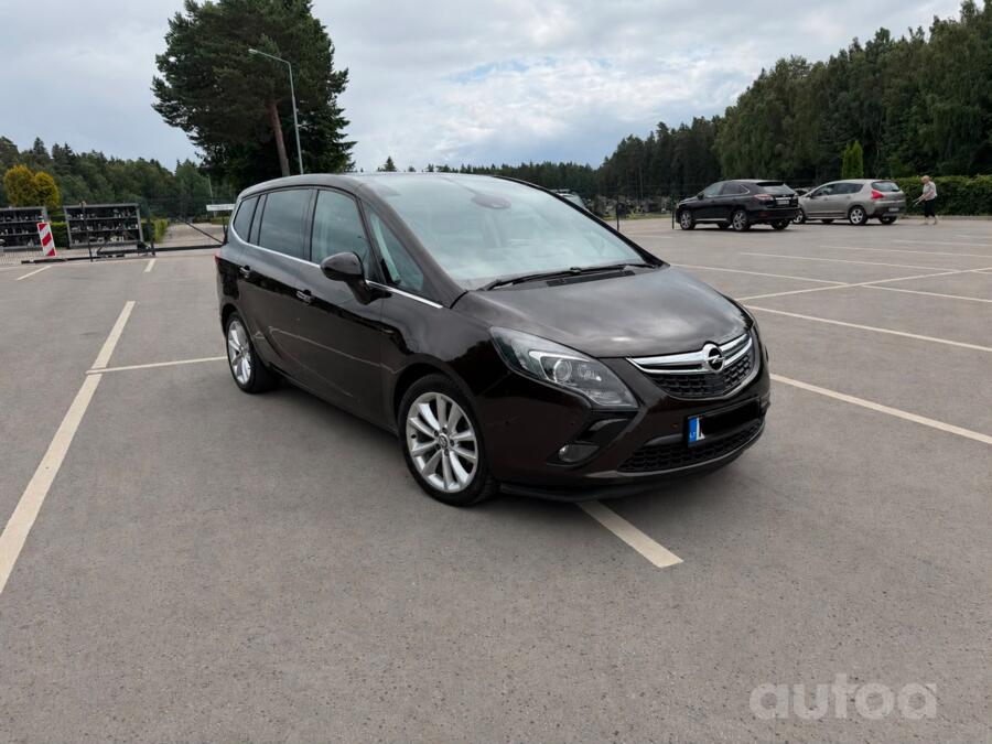 Opel Zafira Tourer 2012