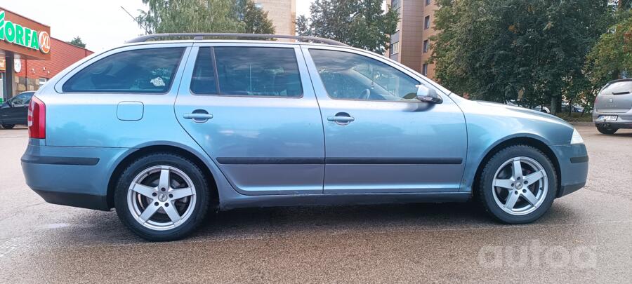Skoda Octavia 2 generation Combi wagon 5-doors