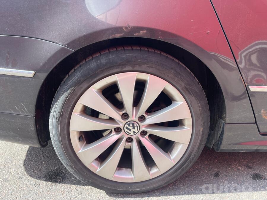 Volkswagen Passat B6 wagon 5-doors