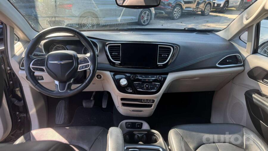 Chrysler Pacifica 2 generation Minivan