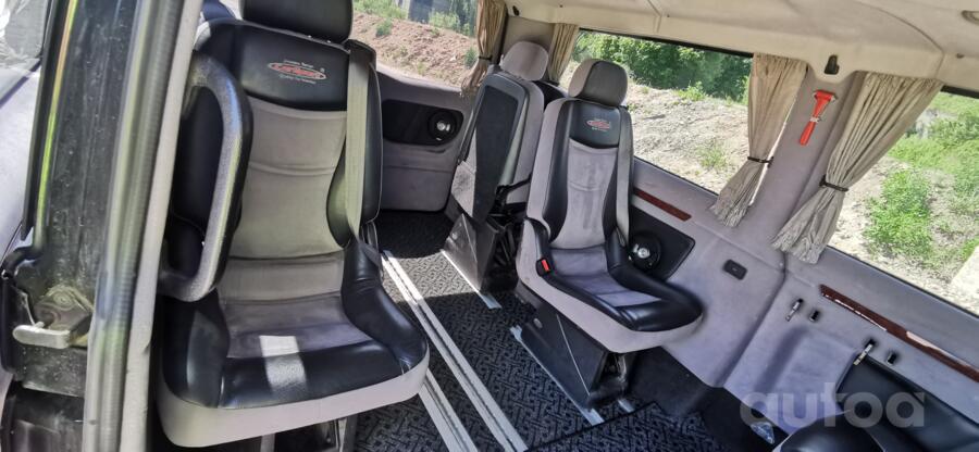 Volkswagen Transporter T5 Minivan 4-doors