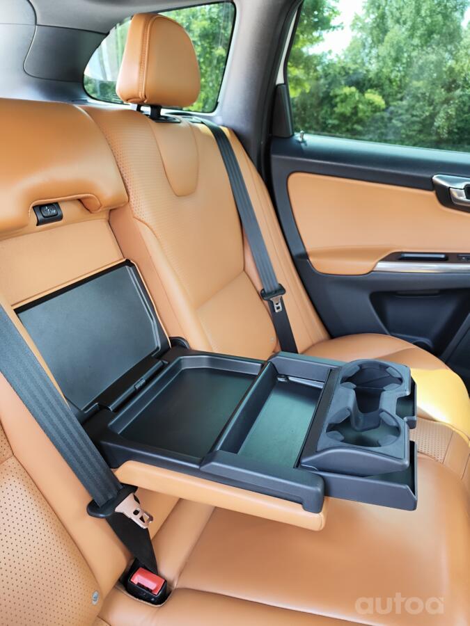 Volvo XC60 1 generation [restyling] Crossover