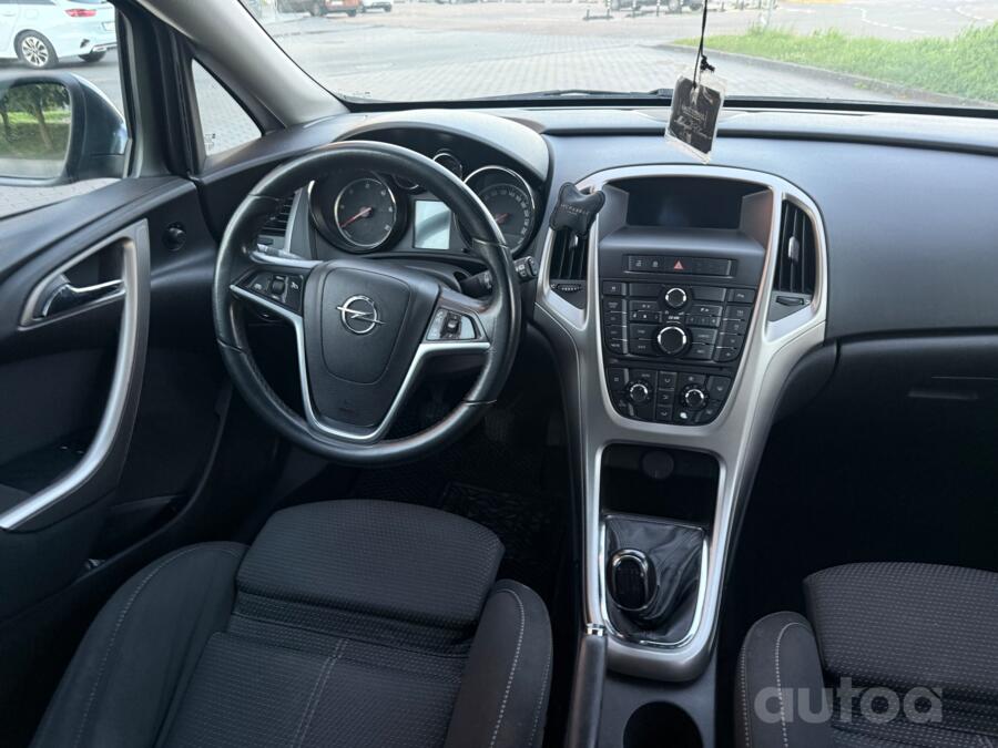 Opel Astra J Hatchback 5-doors