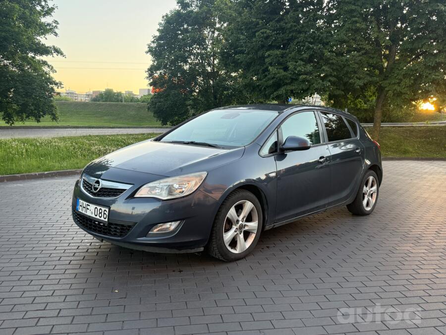 Opel Astra J Hatchback 5-doors