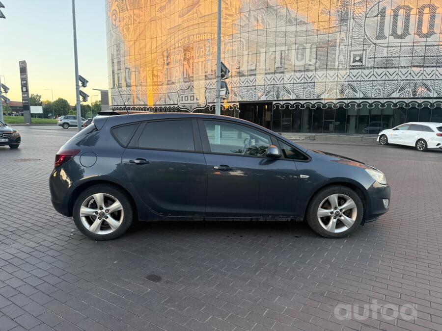 Opel Astra J Hatchback 5-doors