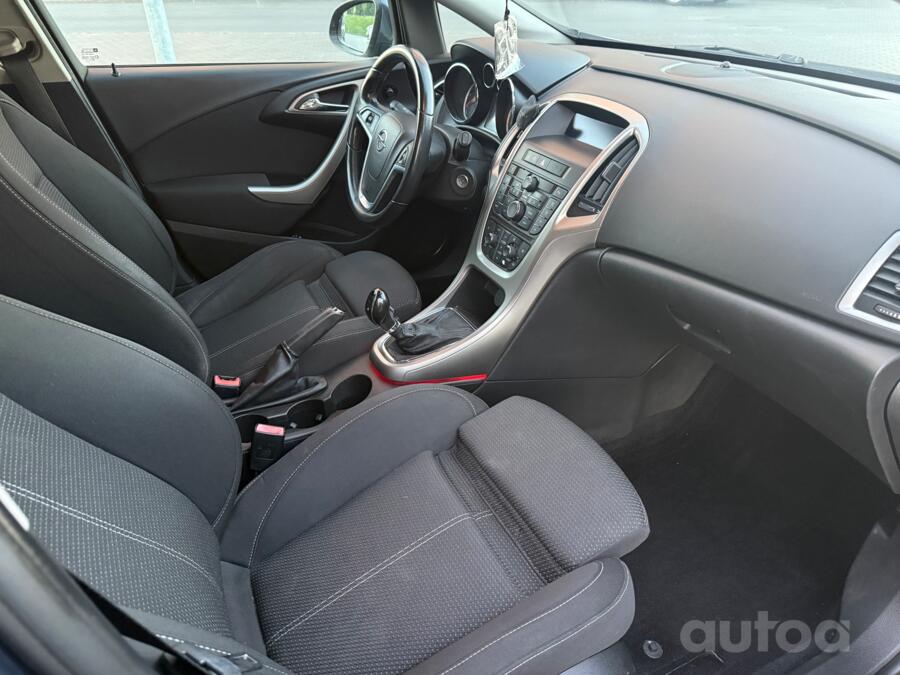 Opel Astra J Hatchback 5-doors