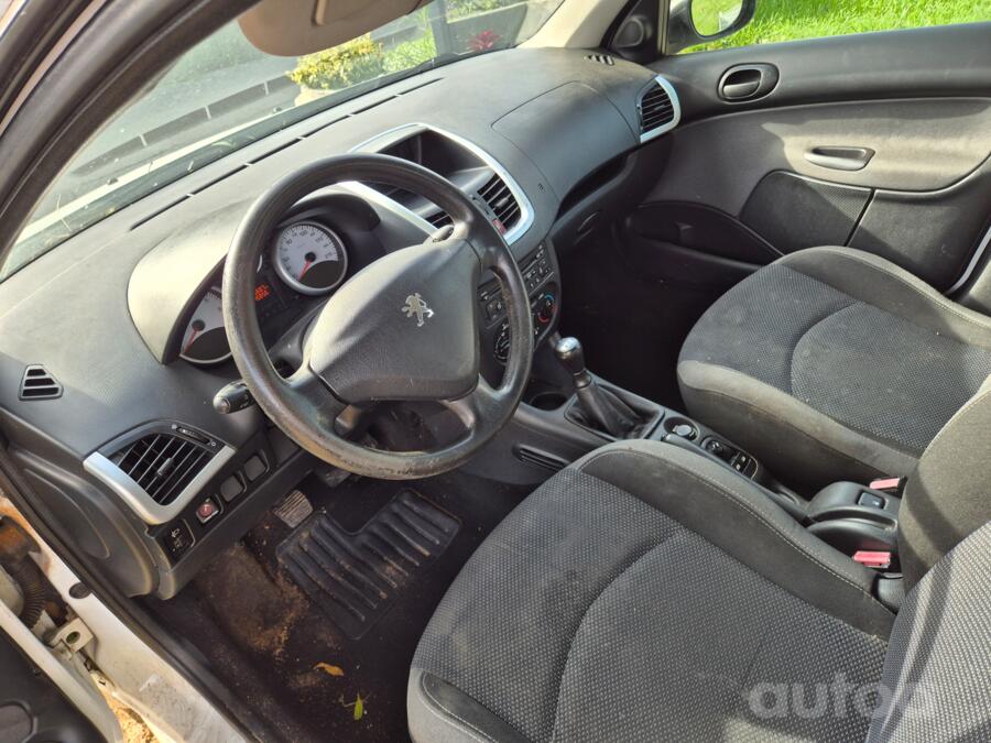 Peugeot 206 2 generation Hatchback 5-doors