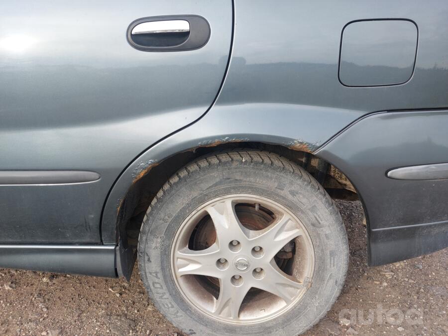 Nissan Almera Tino V10 Minivan