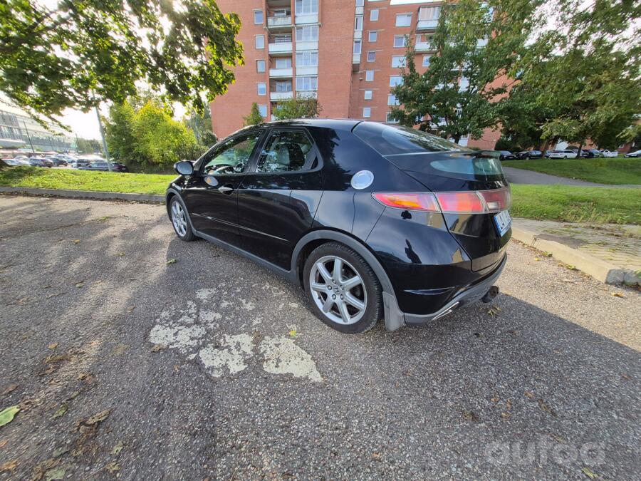 Honda Civic 8 generation Hatchback 5-doors
