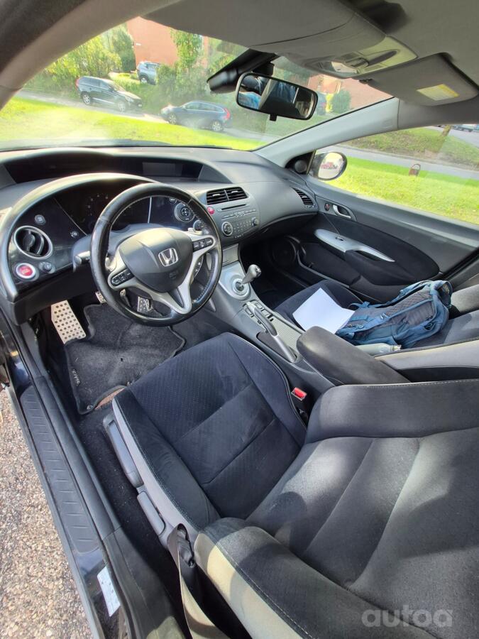 Honda Civic 8 generation Hatchback 5-doors