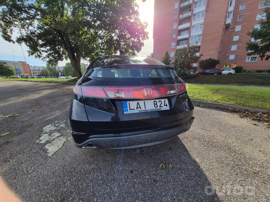 Honda Civic 8 generation Hatchback 5-doors