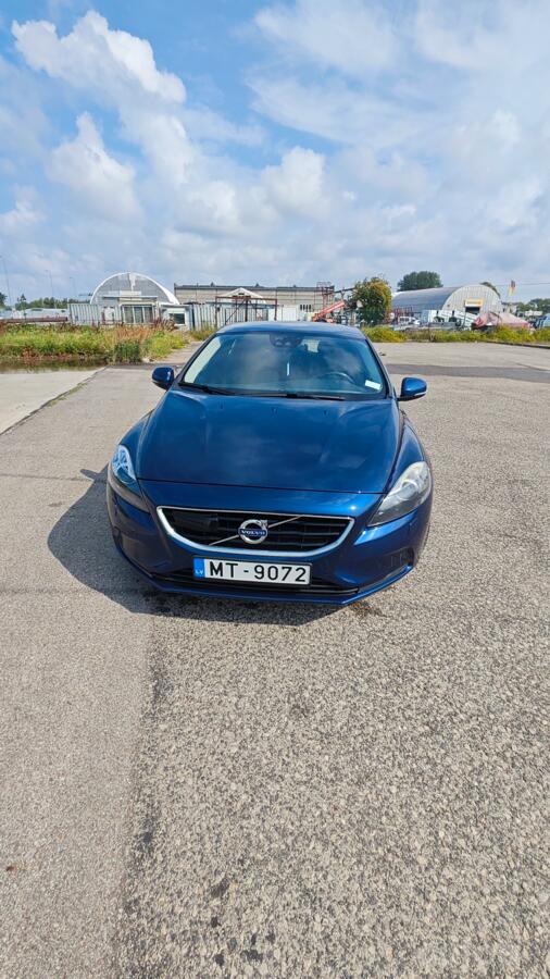 Volvo V40 2 generation Hatchback 5-doors