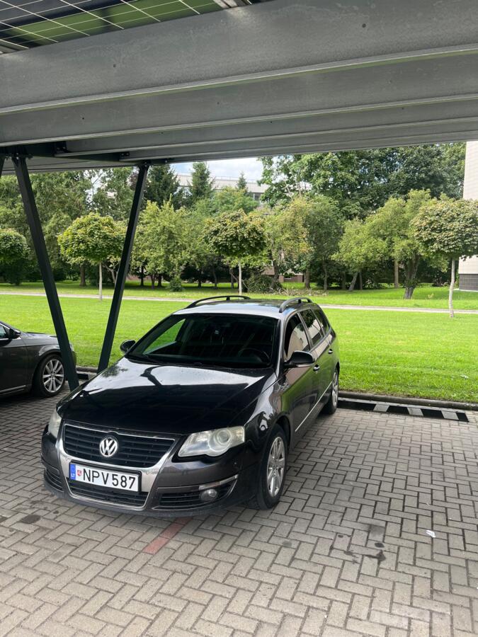 Volkswagen Passat B6 wagon 5-doors
