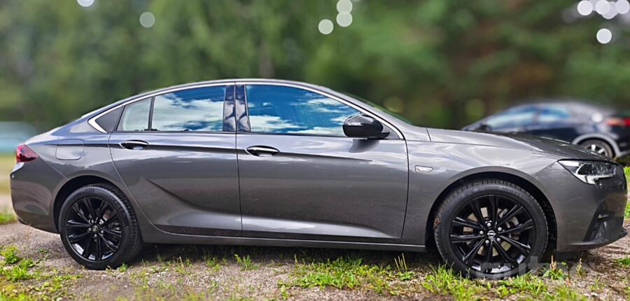 Opel Insignia 2021