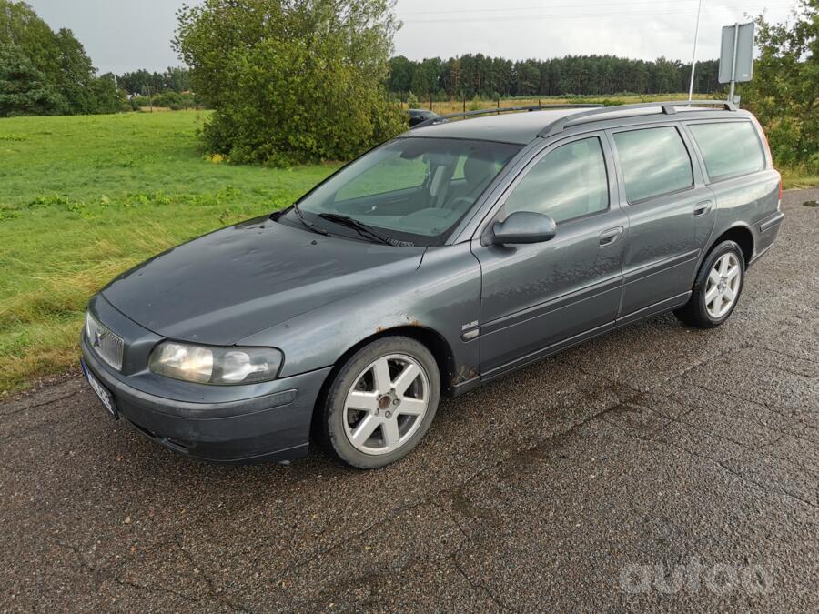 Volvo V70 2 generation wagon