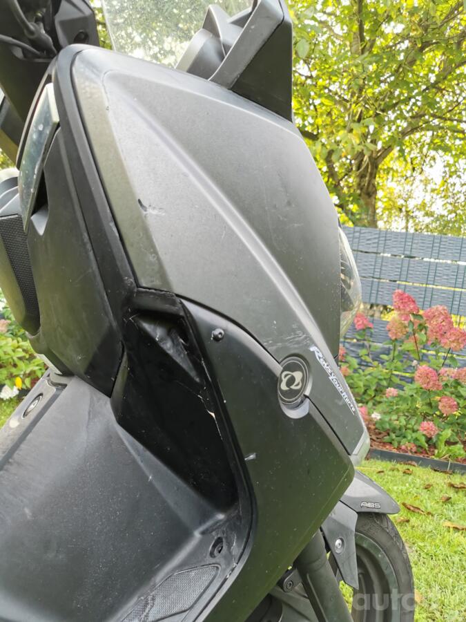 Yamaha X-MAX
