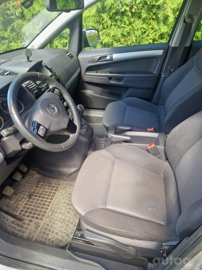 Opel Zafira B Minivan 5-doors