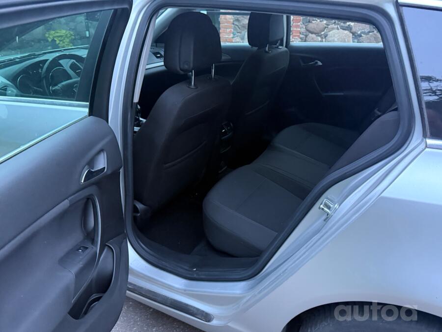 Opel Insignia A Sports Tourer wagon 5-doors