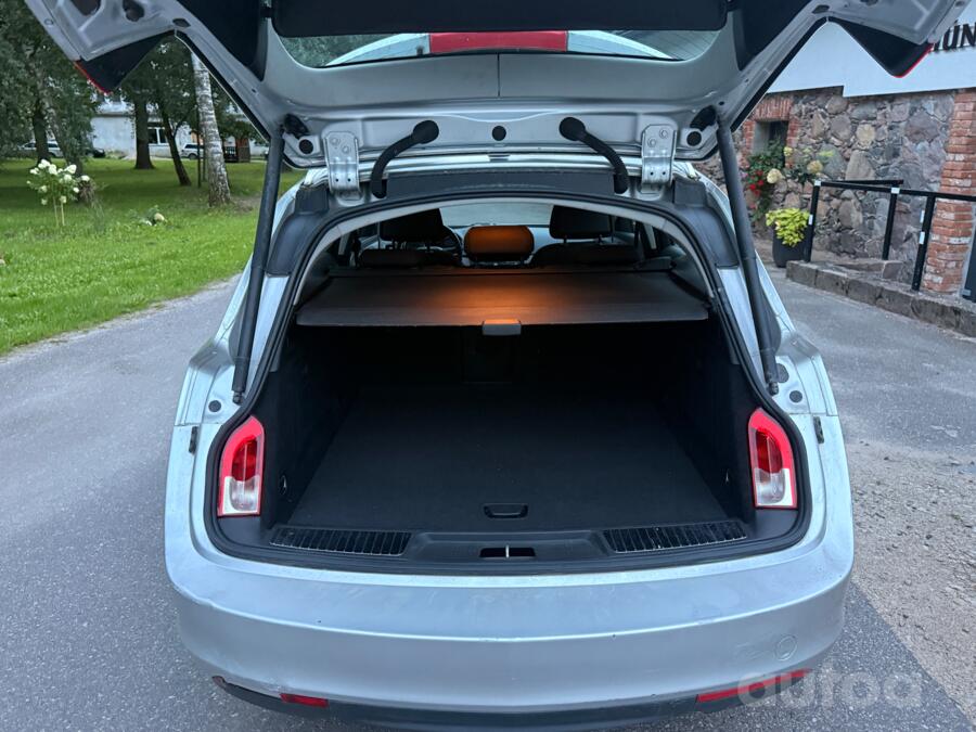 Opel Insignia A Sports Tourer wagon 5-doors
