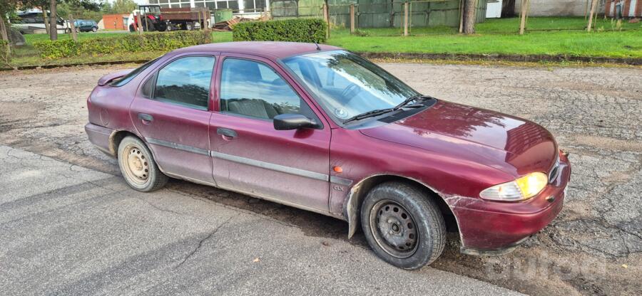 Ford Mondeo 1 generation Sedan