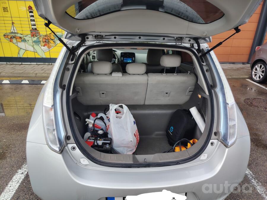 Nissan Leaf 1 generation Hatchback