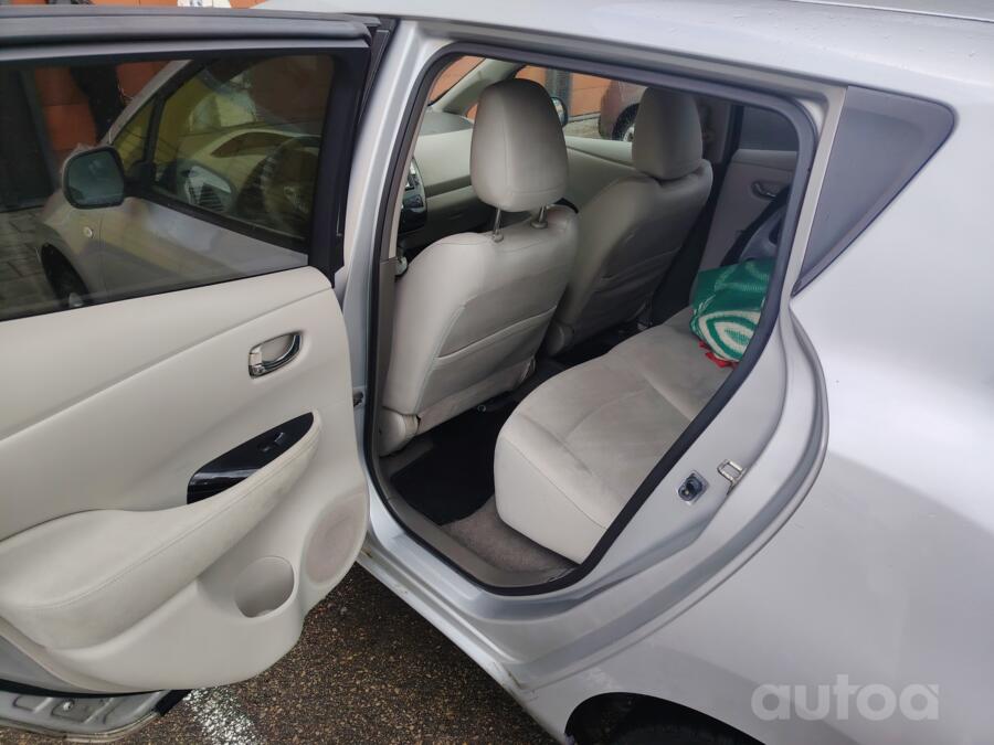 Nissan Leaf 1 generation Hatchback