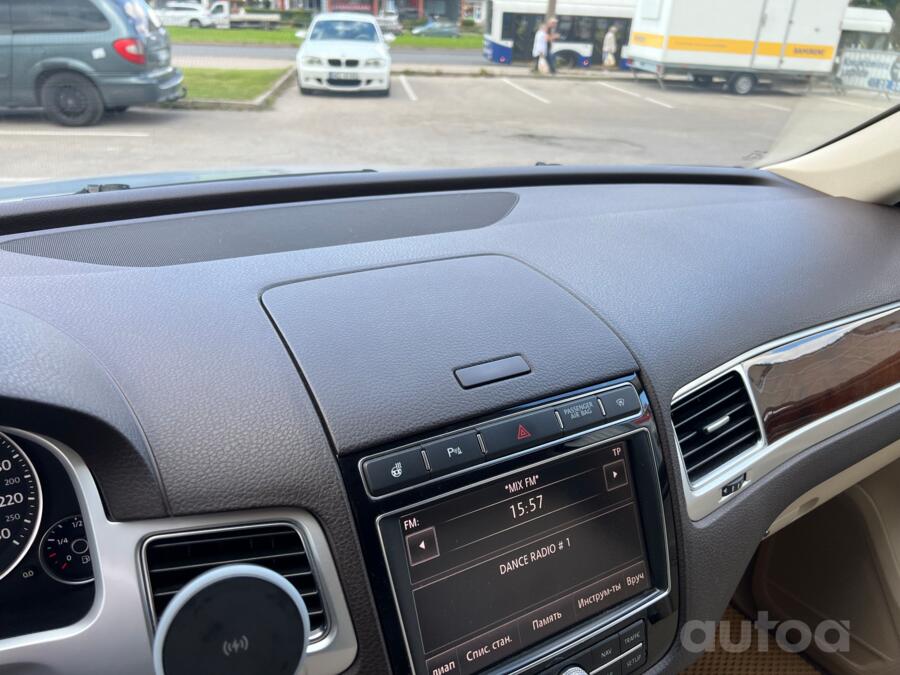 Volkswagen Touareg 2 generation [restyling] Crossover