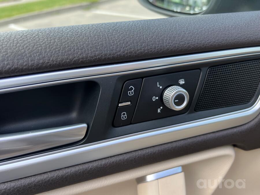 Volkswagen Touareg 2 generation [restyling] Crossover
