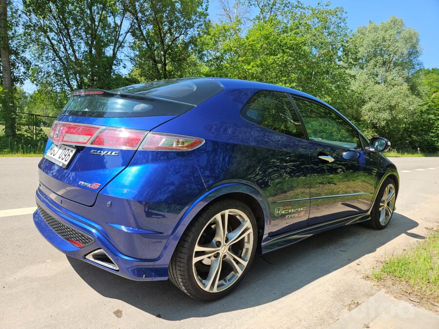 Honda Civic 8 generation [restyling] Type-S hatchback 3-doors