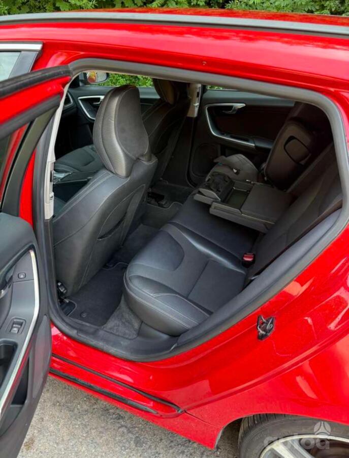 Volvo V60 1 generation wagon