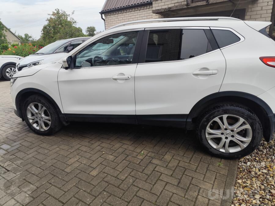 Nissan Qashqai 2 generation Crossover