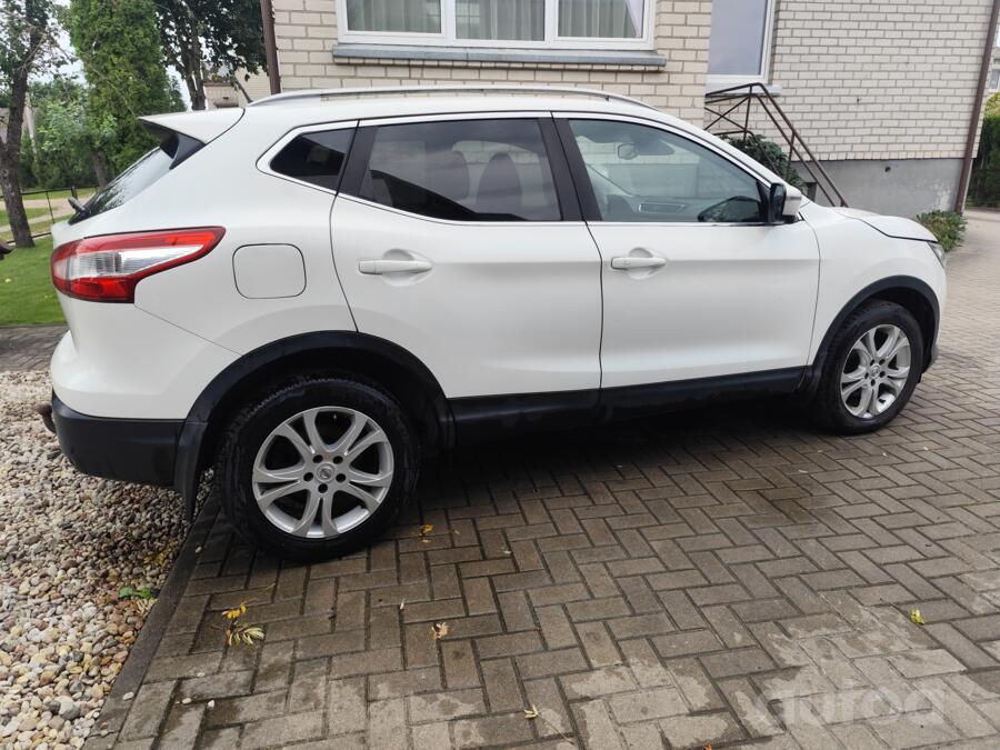 Nissan Qashqai 2 generation Crossover