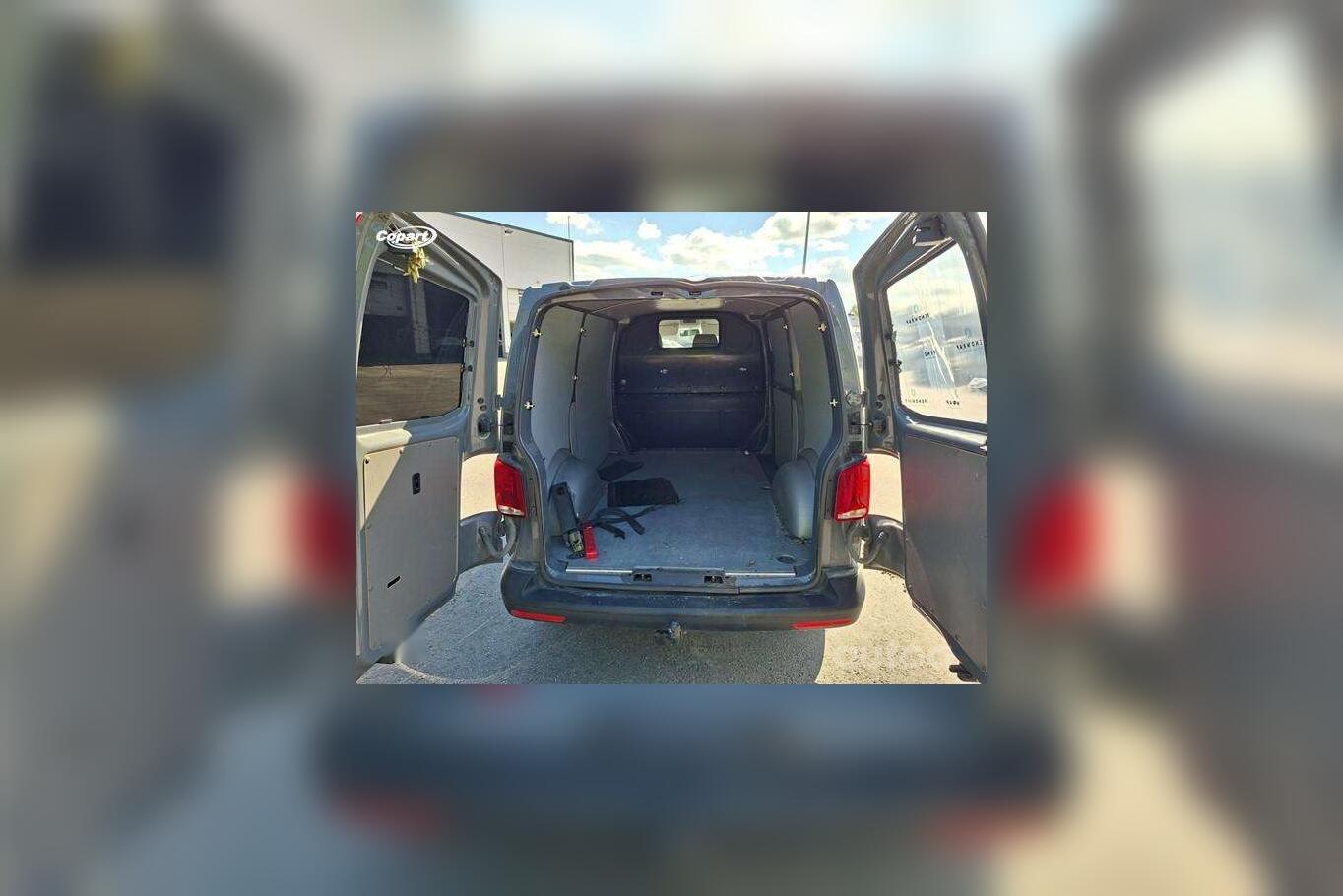 Volkswagen Transporter T6 Kombi minivan 4-doors