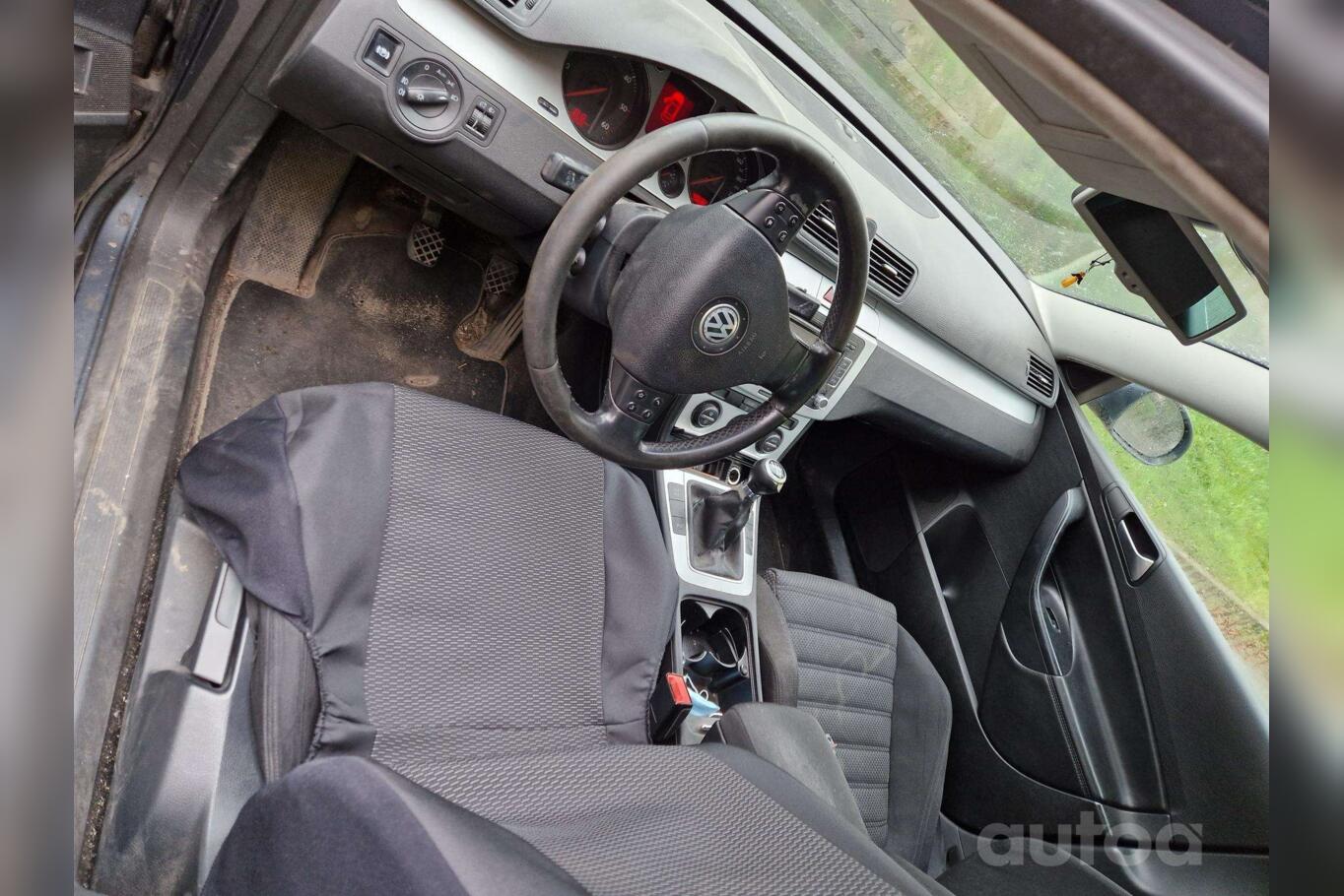 Volkswagen Passat B6 wagon 5-doors