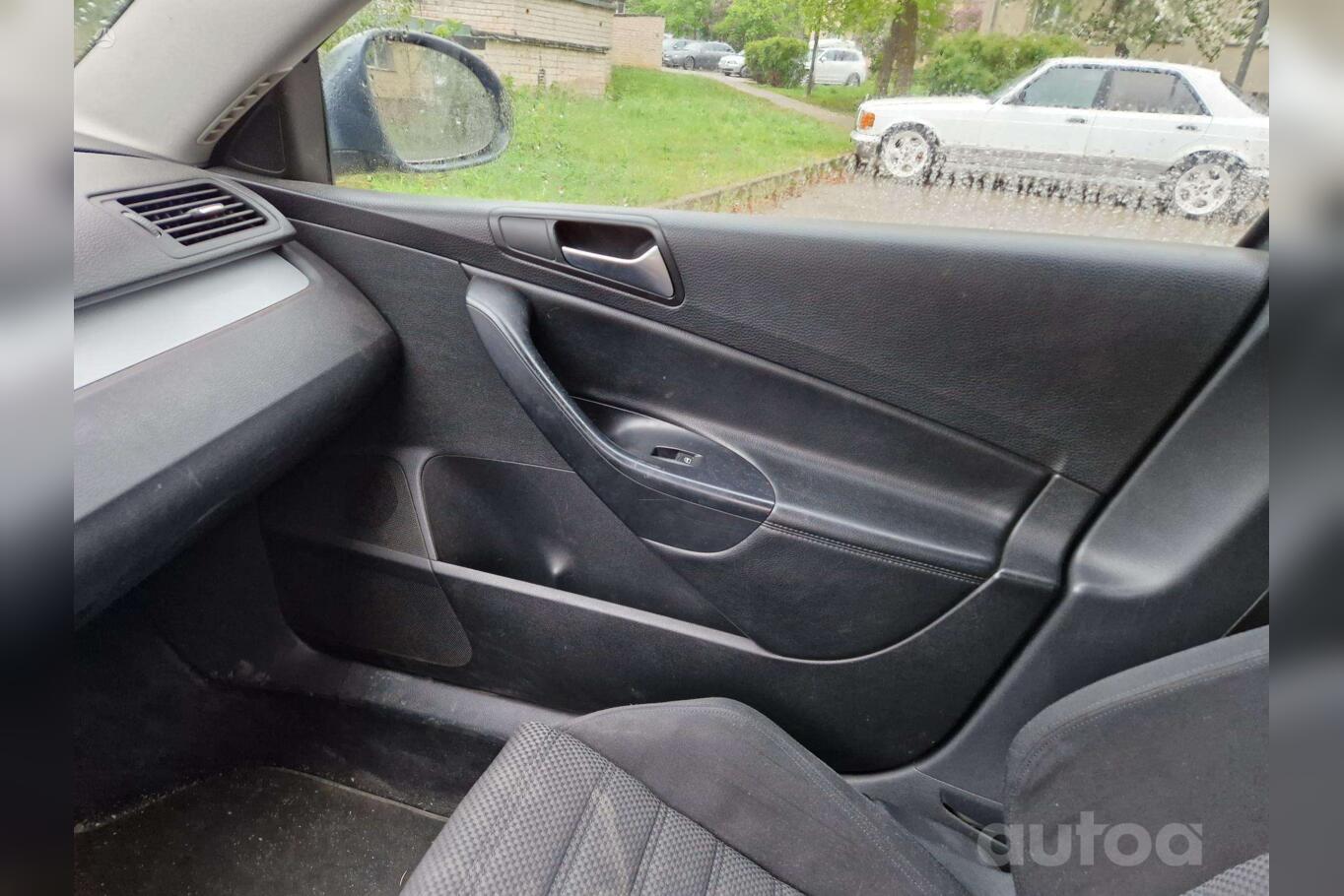 Volkswagen Passat B6 wagon 5-doors