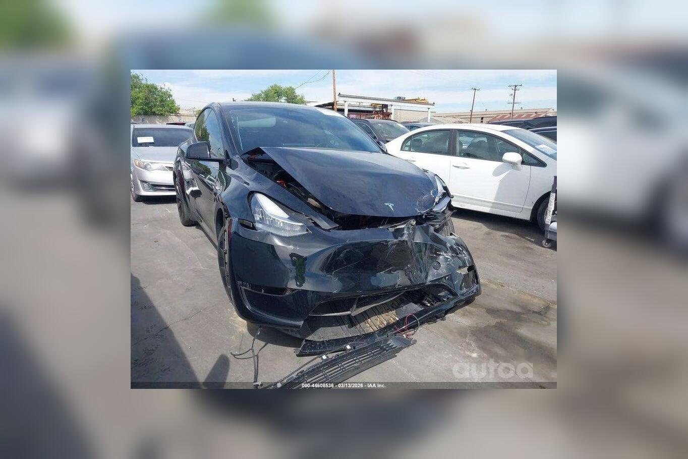 Tesla Model Y 1 generation Crossover