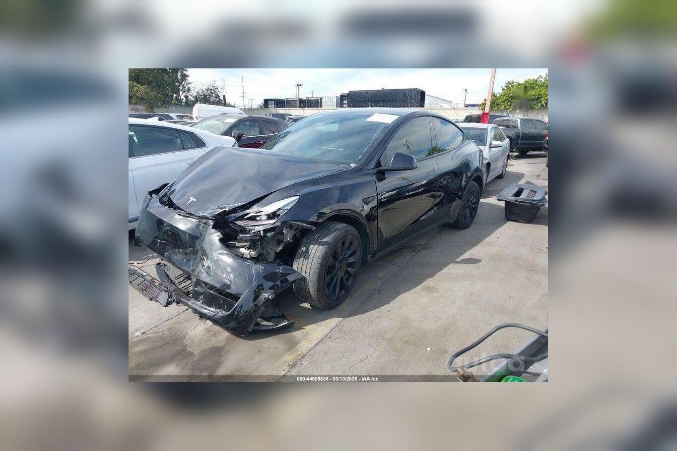 Tesla Model Y 1 generation Crossover
