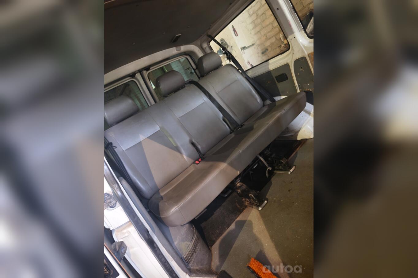 Volkswagen Transporter T5 Minivan 4-doors